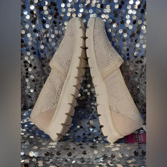 Skechers W's 7 Cream Slip-On Shoes Floral Air-cooled Memory Foam Comfort Insole - Picture 4 of 7